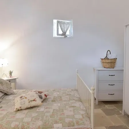 Trulli Primavera * オストゥーニ