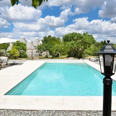 Trulli Primavera Ostuni